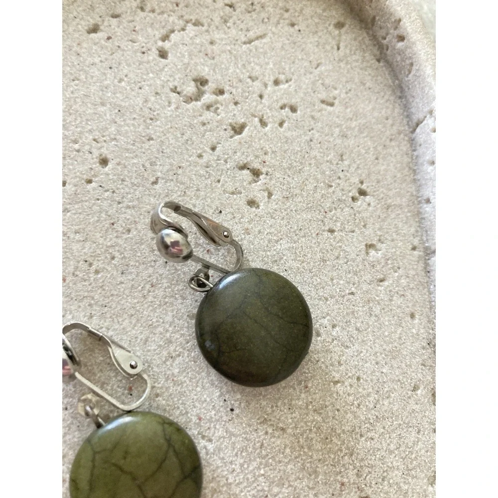 Green‎ Earthy Look Clip On Drop Earrings Round Disc Silver Tone Retro Jewelry